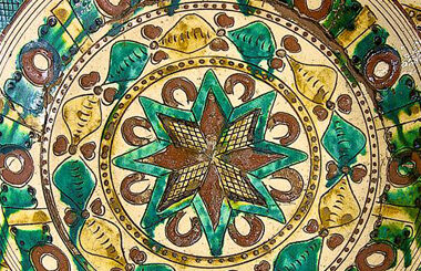Céramique de Kossiv details assiette Michailo Baranuk, source : hutsul.museum